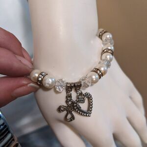 Vintage white w/pearls heart & cross bead stretch bracelet